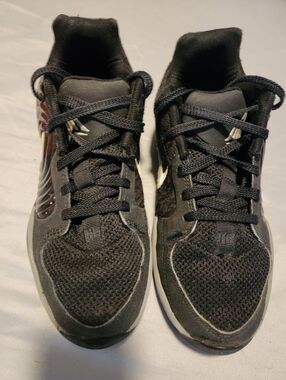 Nike youth Black Athletic Sneakers - Comfortable Everyday Performance basketball